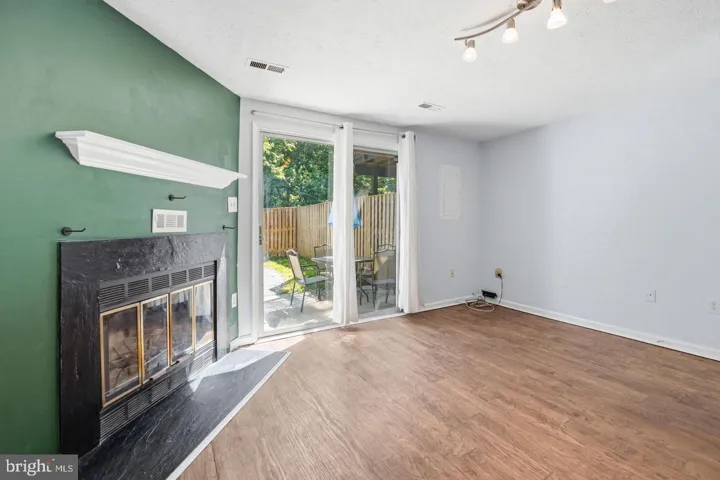 6472 Brick Hearth Ct, Alexandria, Virginia 22306