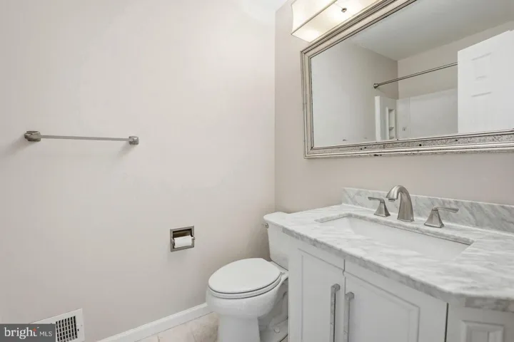 6472 Brick Hearth Ct, Alexandria, Virginia 22306