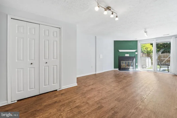 6472 Brick Hearth Ct, Alexandria, Virginia 22306