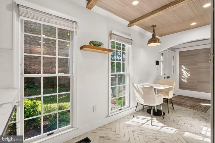 6674 Midhill Pl, Falls Church, Virginia 22043