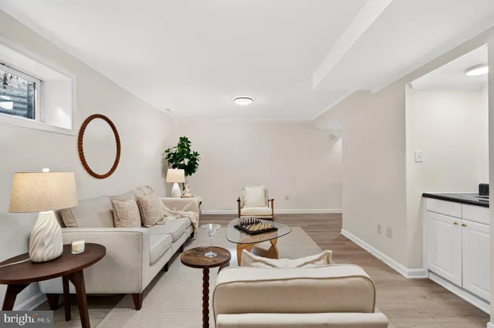 6674 Midhill Pl, Falls Church, Virginia 22043