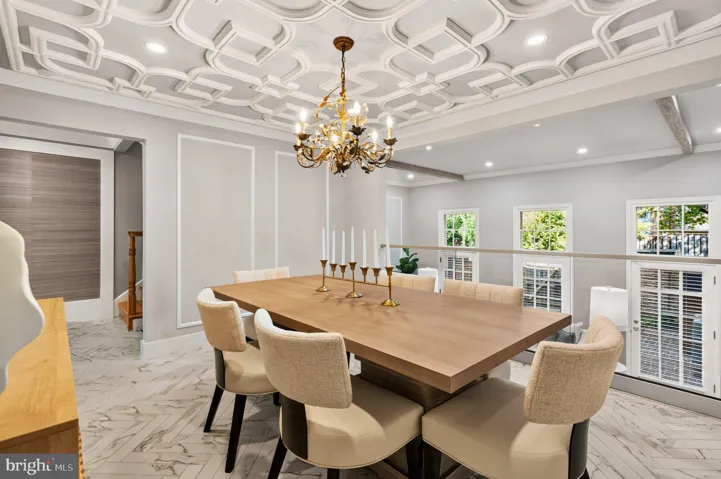 6674 Midhill Pl, Falls Church, Virginia 22043