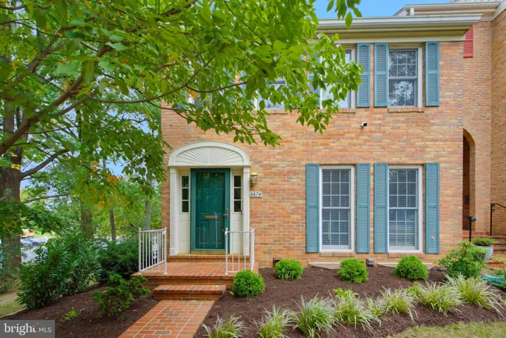6674 Midhill Pl, Falls Church, Virginia 22043