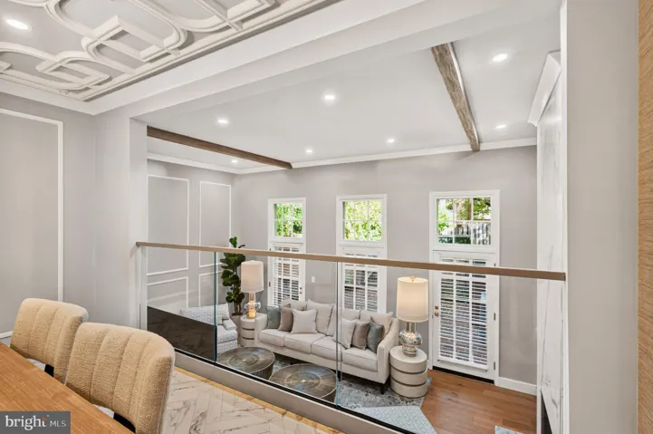 6674 Midhill Pl, Falls Church, Virginia 22043