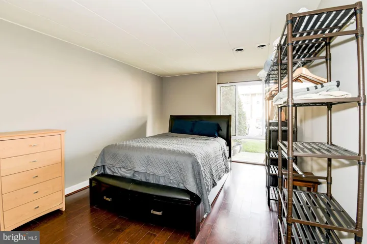 2627 Redcoat Dr, Alexandria, Virginia 22303