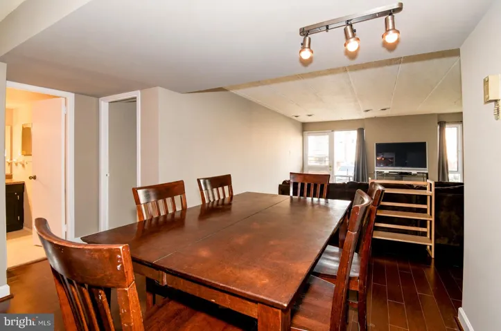 2627 Redcoat Dr, Alexandria, Virginia 22303