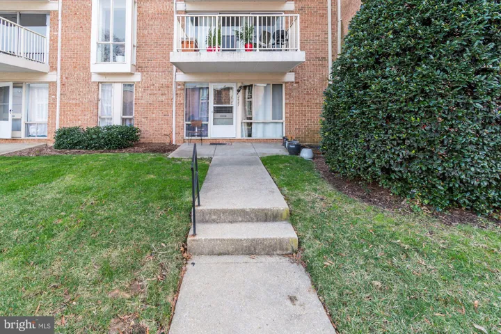 2627 Redcoat Dr, Alexandria, Virginia 22303