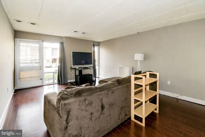 2627 Redcoat Dr, Alexandria, Virginia 22303
