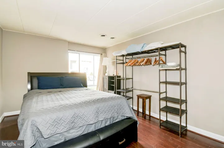 2627 Redcoat Dr, Alexandria, Virginia 22303