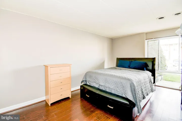 2627 Redcoat Dr, Alexandria, Virginia 22303