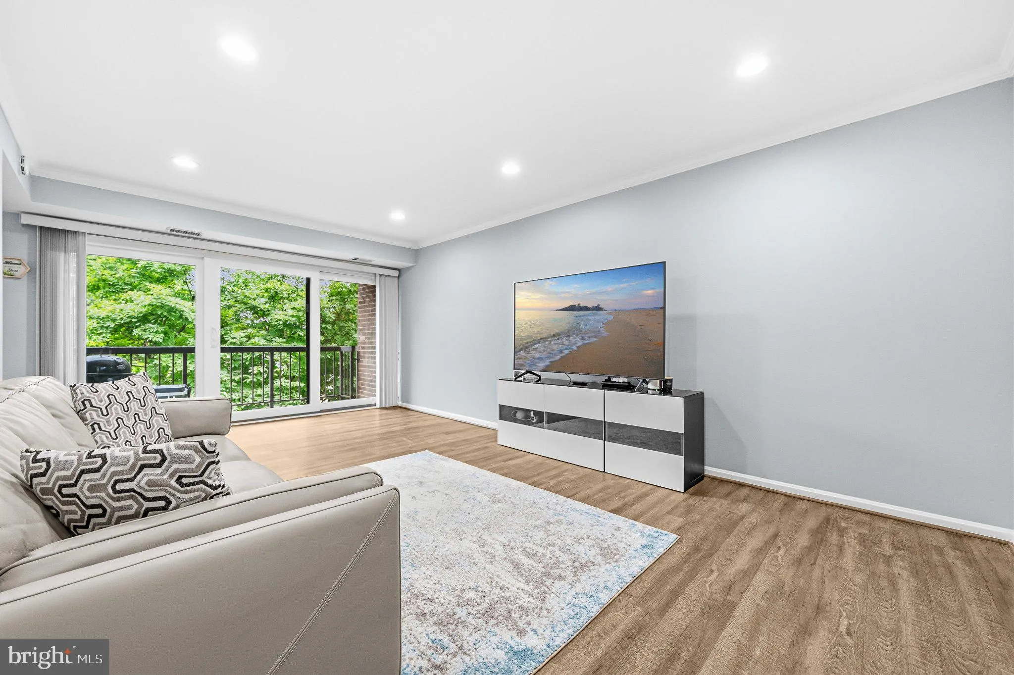 9715 KINGS CROWN COURT, Fairfax, VA 22031