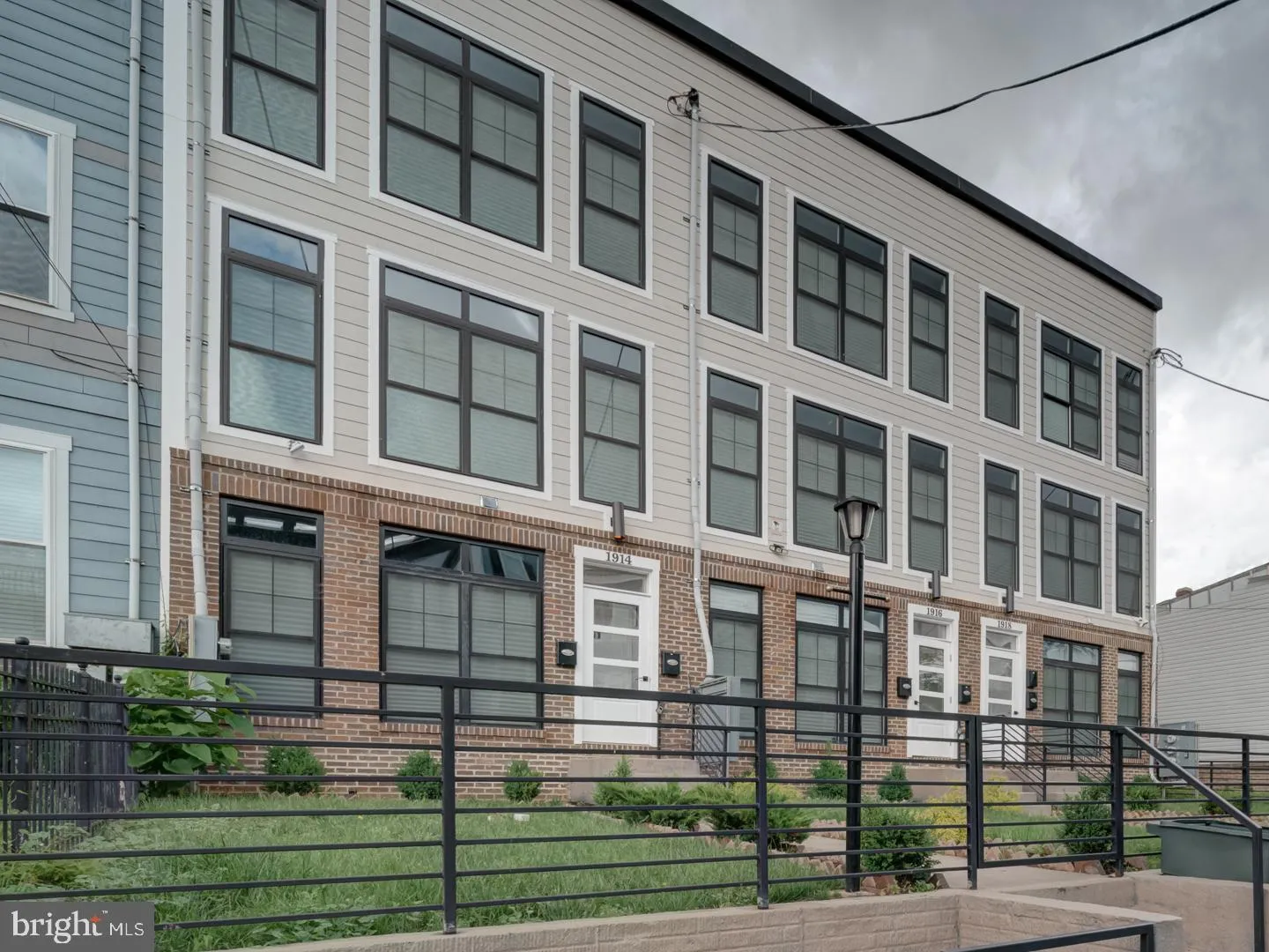 1914 CAPITOL AVENUE, Washington, DC 20002