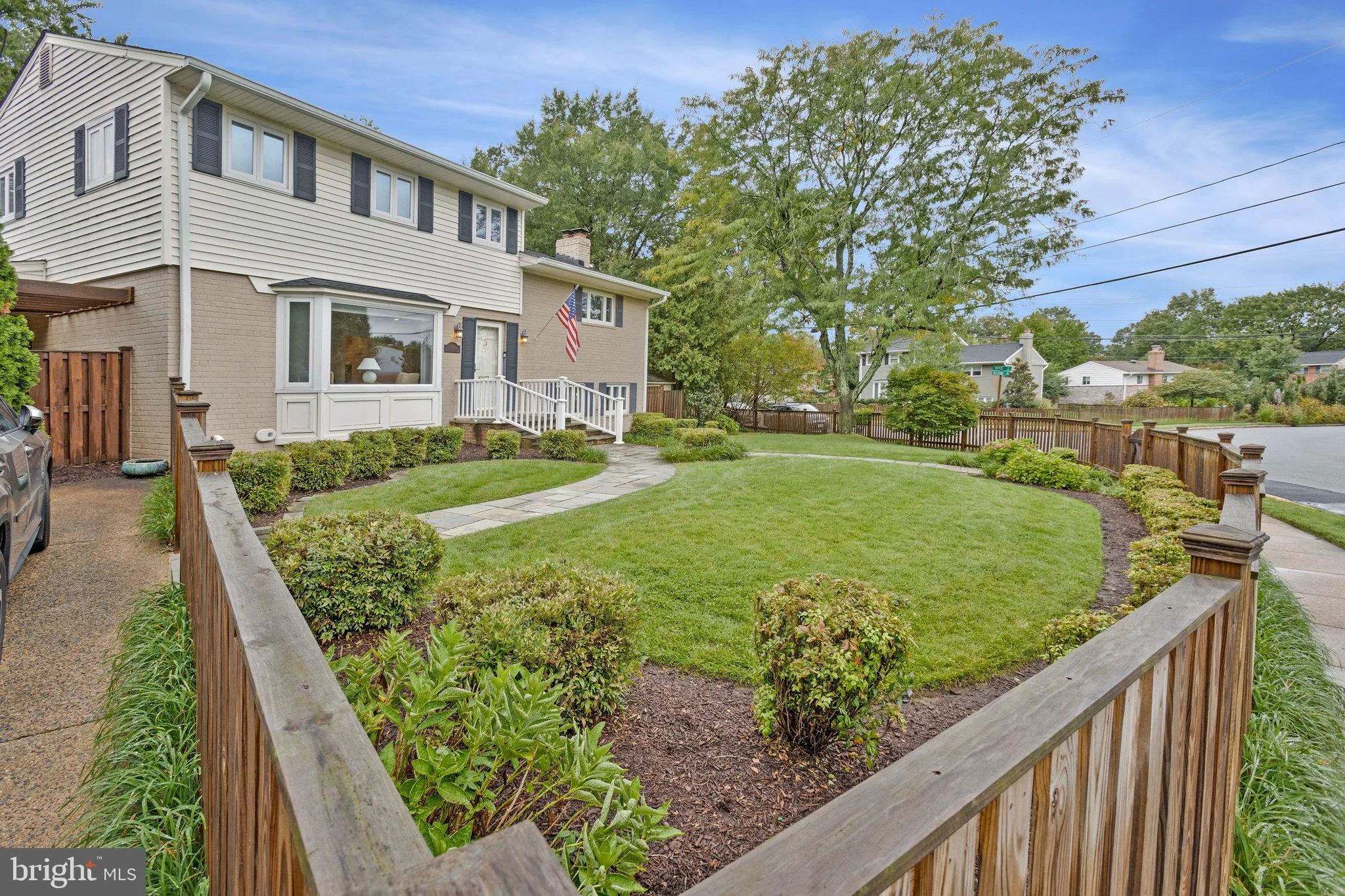 910 ALLISON STREET, Alexandria, VA 22302