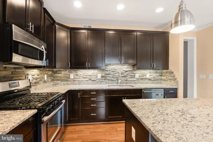 116 Mt High St, Occoquan, Virginia 22125