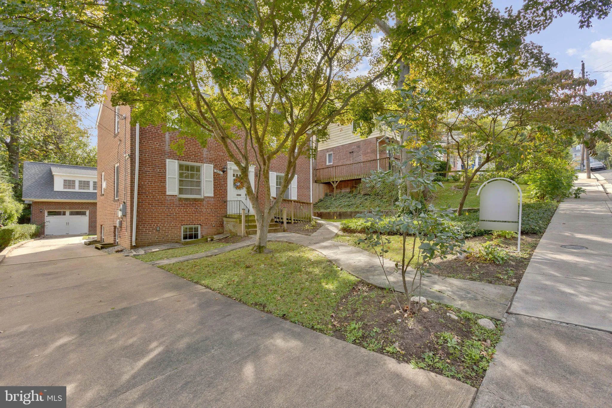 2431 UTAH STREET, Arlington, VA 22207