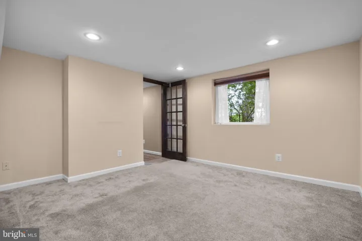 2427 N Sycamore St, Arlington, Virginia 22207
