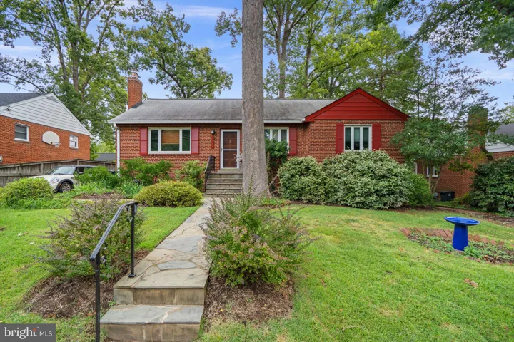 2427 N Sycamore St, Arlington, Virginia 22207