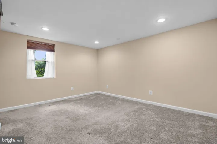 2427 N Sycamore St, Arlington, Virginia 22207