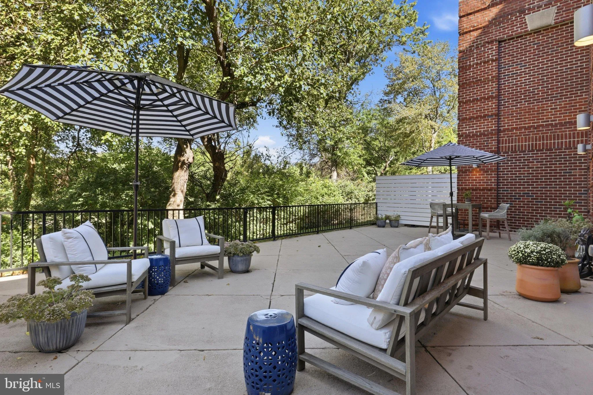 625 SLATERS LANE, Alexandria, VA 22314
