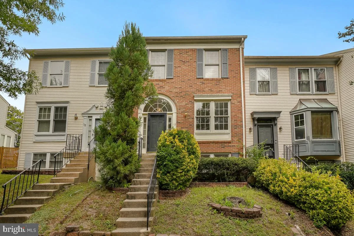 13 DRUMCASTLE COURT, Germantown, MD 20876