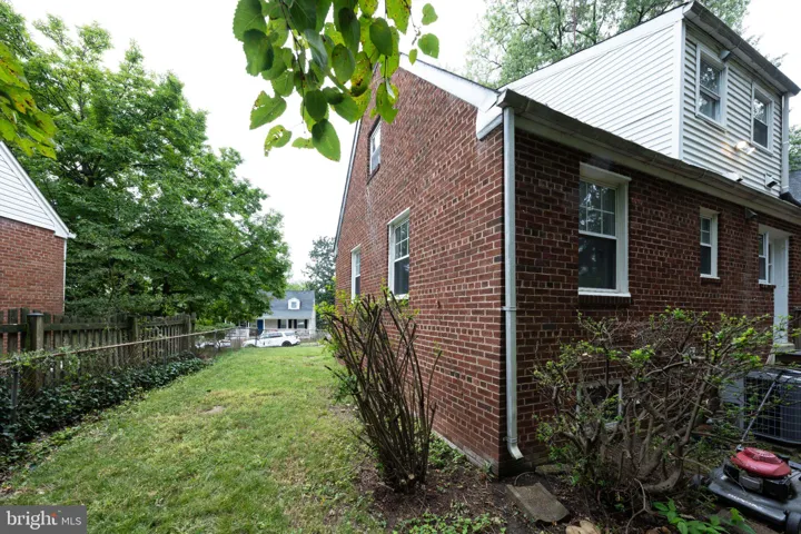 2419 N Dickerson St, Arlington, Virginia 22207