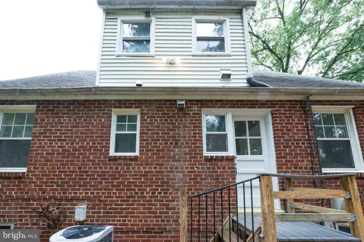 2419 N Dickerson St, Arlington, Virginia 22207