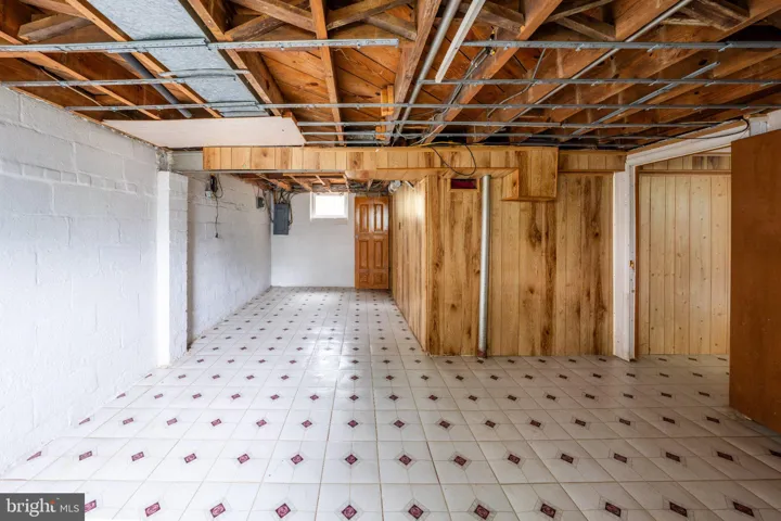 2419 N Dickerson St, Arlington, Virginia 22207