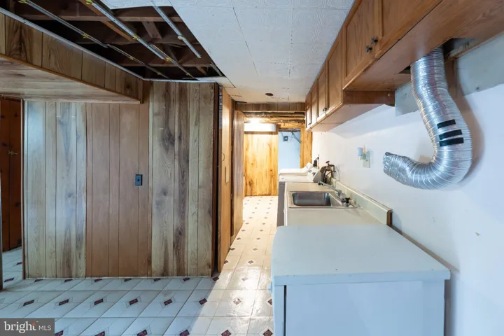2419 N Dickerson St, Arlington, Virginia 22207