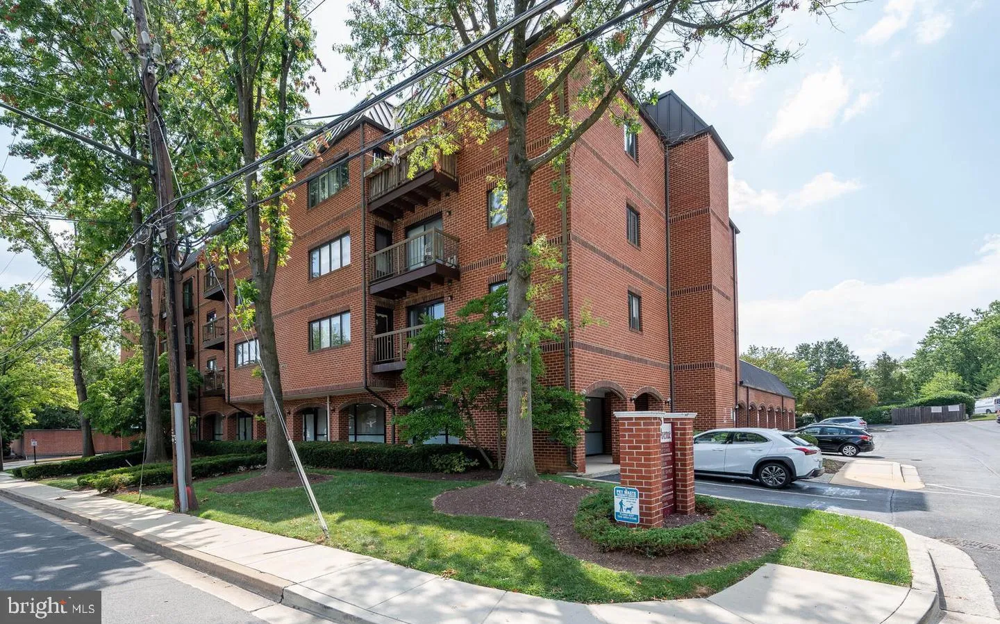 8 RUSSELL AVENUE, Gaithersburg, MD 20877