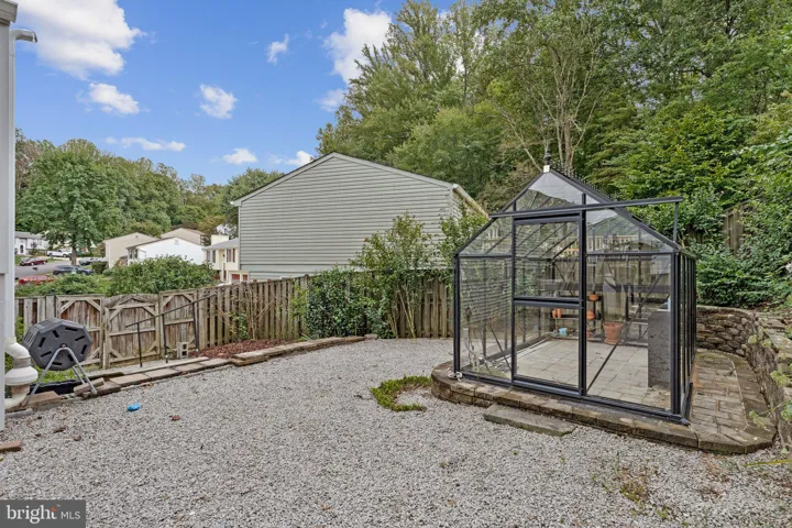 8471 Great Lake Ln, Springfield, Virginia 22153