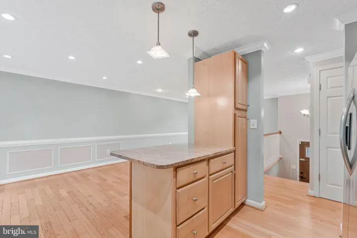 8471 Great Lake Ln, Springfield, Virginia 22153