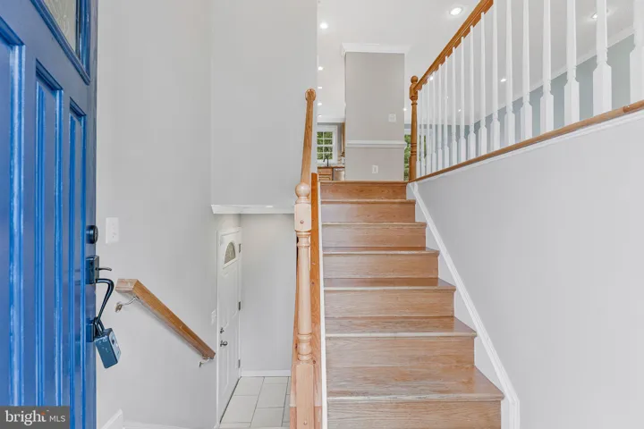 8471 Great Lake Ln, Springfield, Virginia 22153