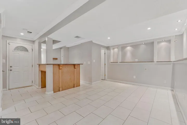 8471 Great Lake Ln, Springfield, Virginia 22153