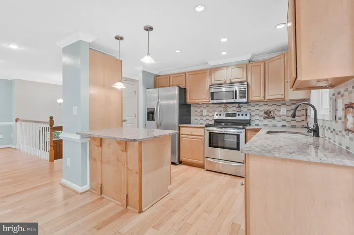 8471 Great Lake Ln, Springfield, Virginia 22153