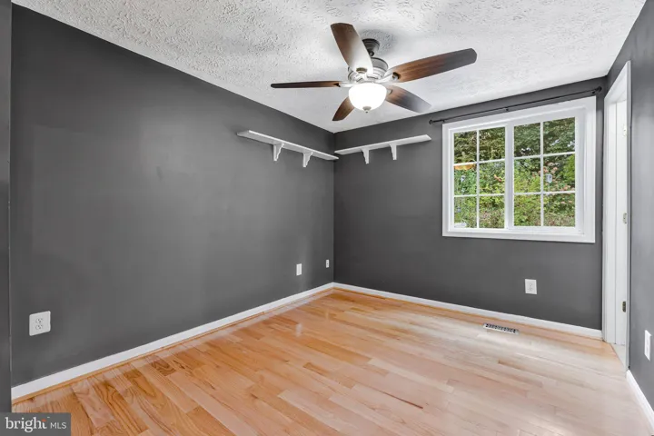 8471 Great Lake Ln, Springfield, Virginia 22153