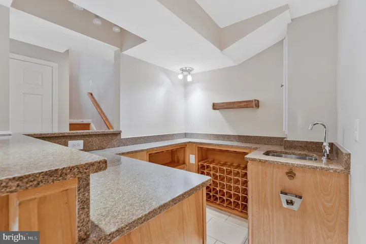 8471 Great Lake Ln, Springfield, Virginia 22153