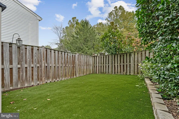 8471 Great Lake Ln, Springfield, Virginia 22153