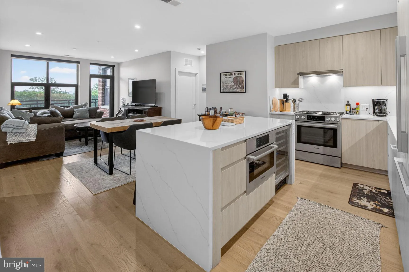 737 SWANN AVENUE, Alexandria, VA 22301