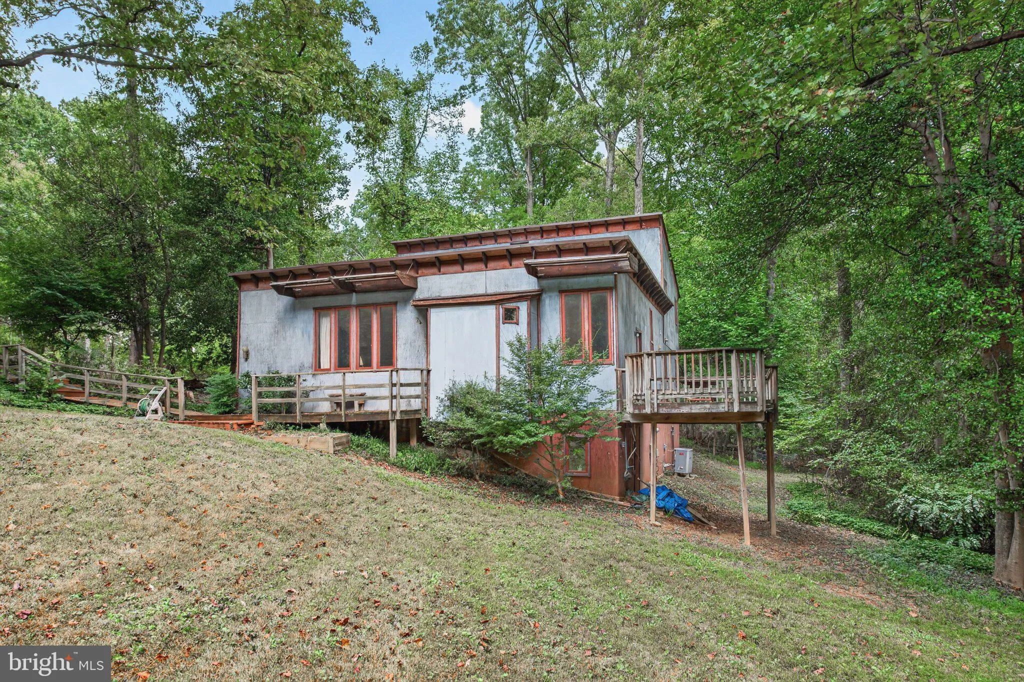 10708 MEADOWOOD DRIVE, Vienna, VA 22181