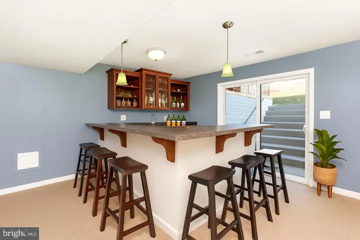 16104 Mountain Eagle Ct, Woodbridge, Virginia 22191