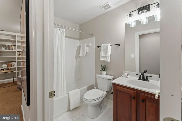 2158 Harithy Dr, Dunn Loring, Virginia 22027