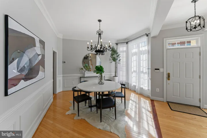 2158 Harithy Dr, Dunn Loring, Virginia 22027