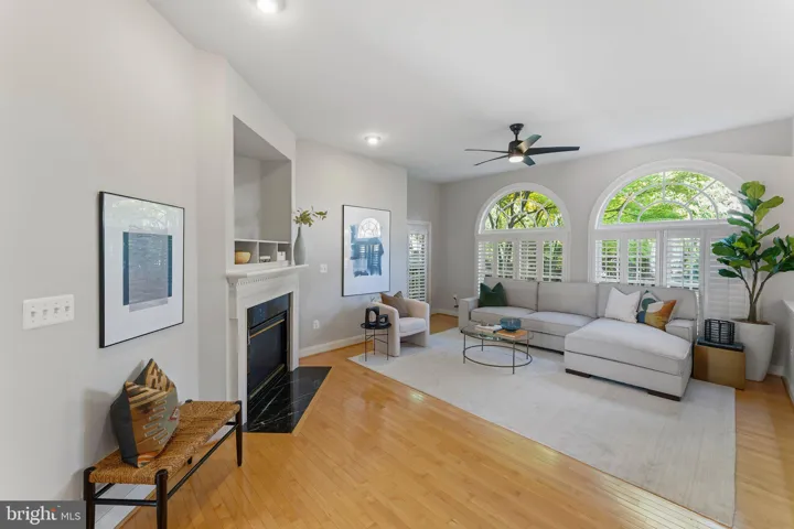 2158 Harithy Dr, Dunn Loring, Virginia 22027