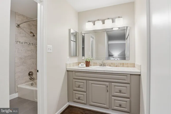 2156 Golf Course Dr, Reston, Virginia 20191
