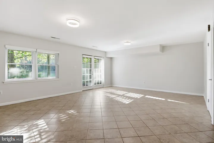 2156 Golf Course Dr, Reston, Virginia 20191