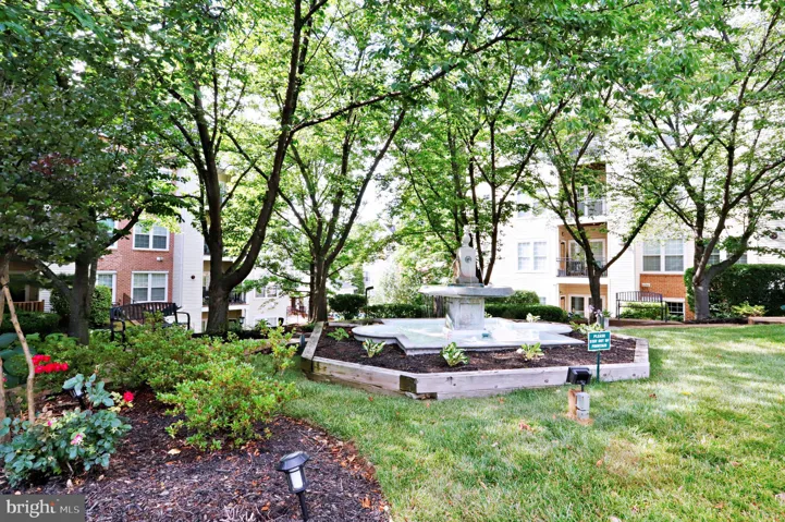 Fountainside Ln, Fairfax, Virginia 22030