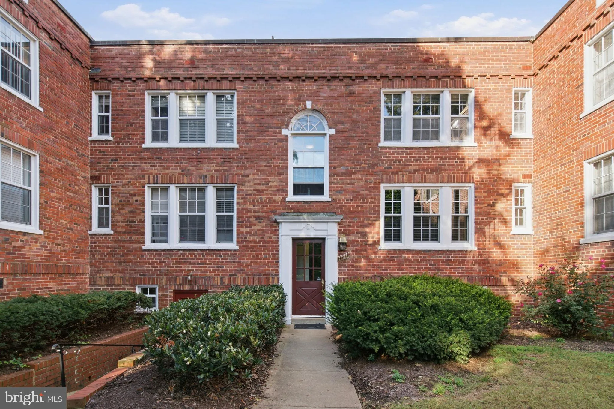 1728 QUEENS LANE, Arlington, VA 22201