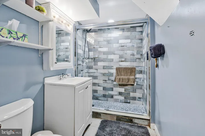 327 Ashby St, Alexandria, Virginia 22305
