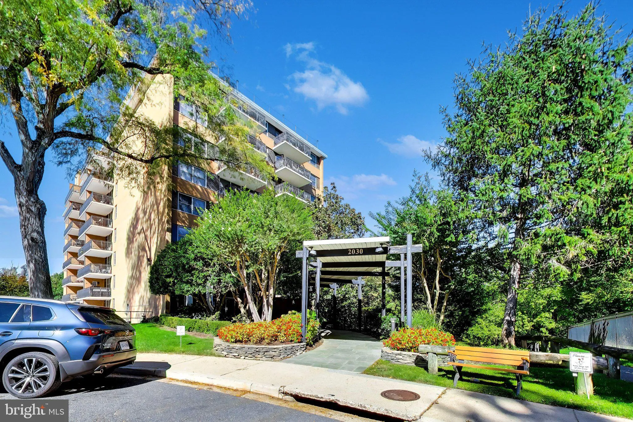 2030 ADAMS STREET, Arlington, VA 22201