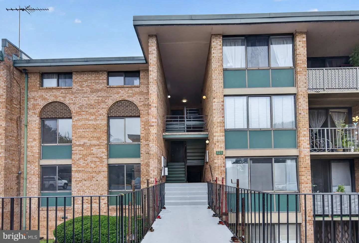 525 ARMISTEAD STREET, Alexandria, VA 22312
